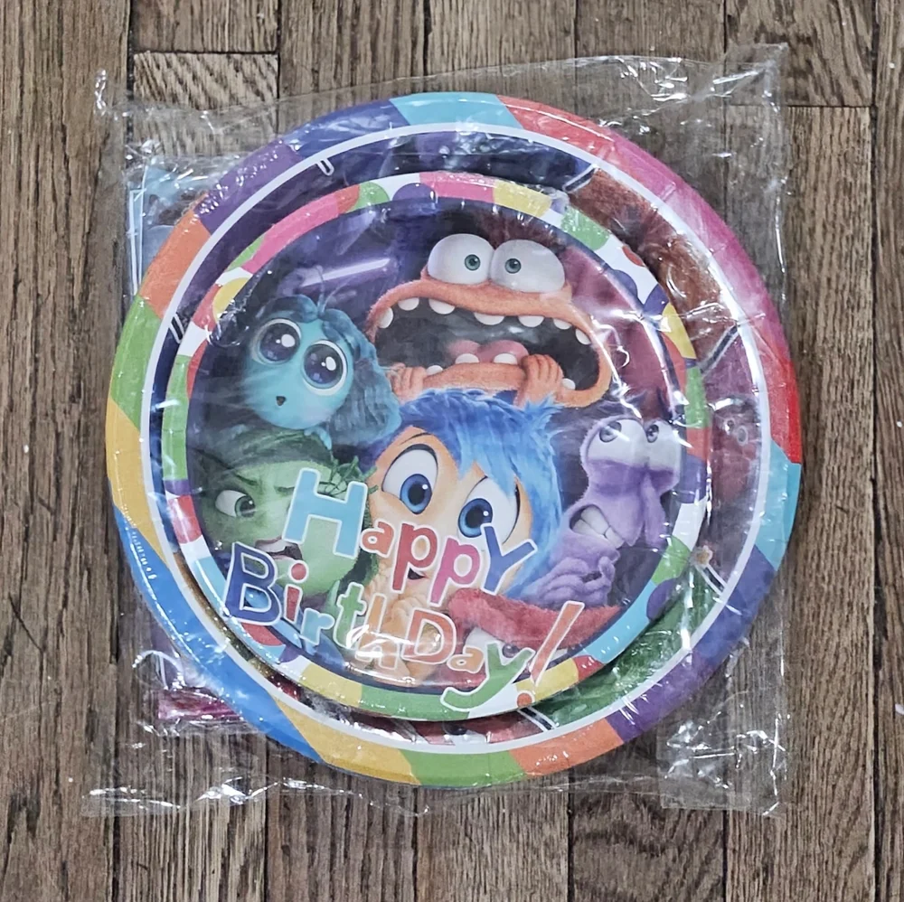 NIB Inside out party 41 piece set